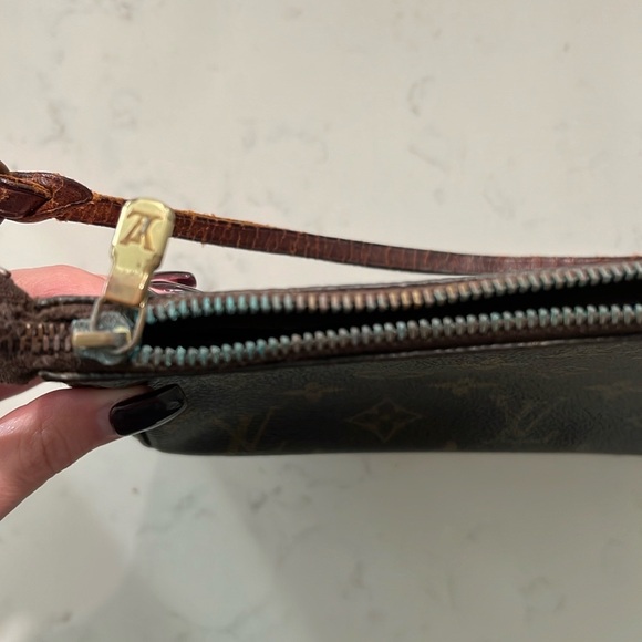Louis Vuitton monogram pochette - Picture 3 of 5